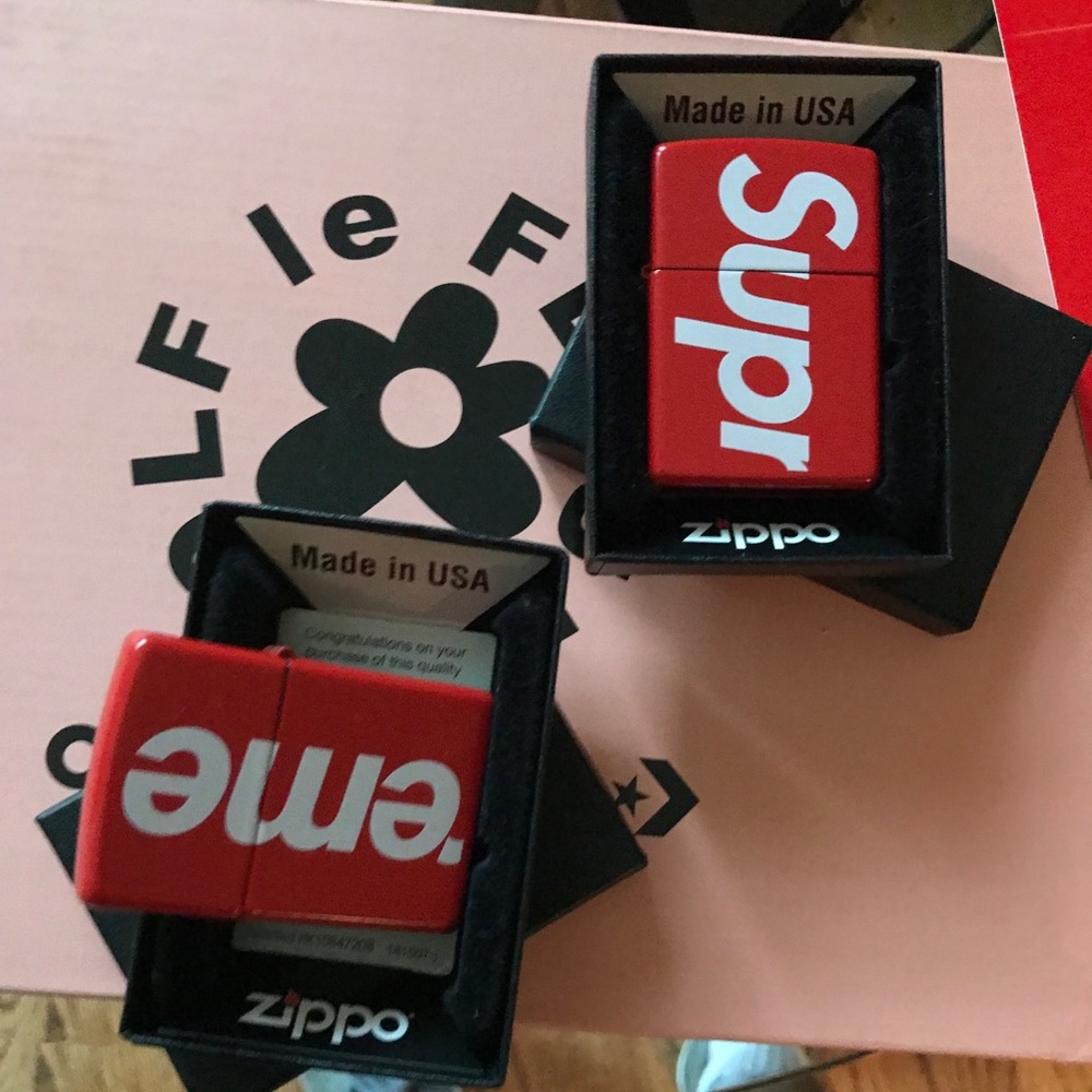 Supreme Zippo